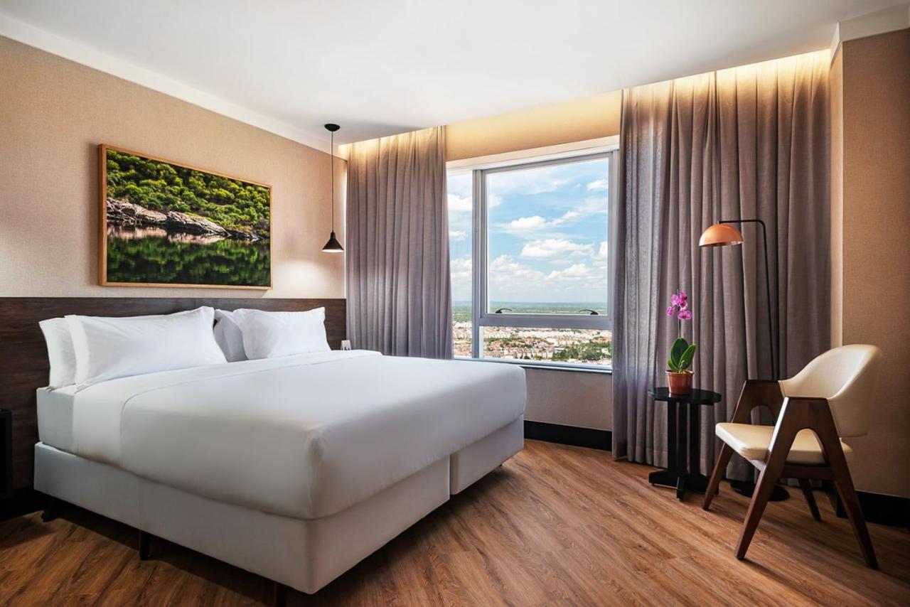 Nh Hotel 费拉迪圣安娜 外观 照片