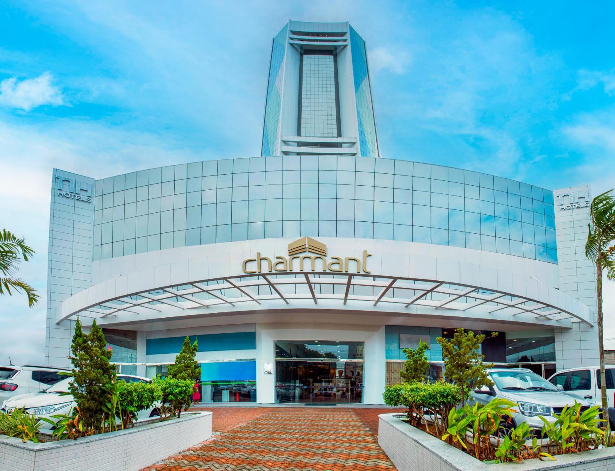 Nh Hotel 费拉迪圣安娜 外观 照片